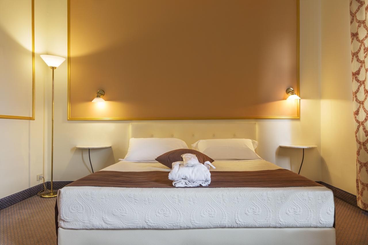 Hotel Ponte Di Rialto Crema Exteriér fotografie